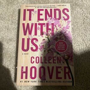 📚 (3 for $10) It Ends With Us' Novel